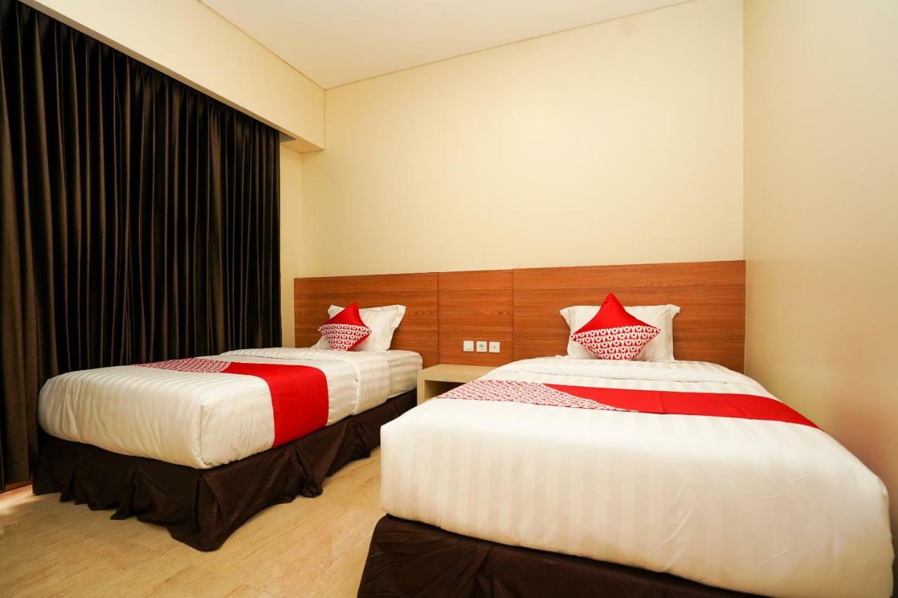 Oyo 1330 Hotel Cahaya 3 Surabaya Exterior photo